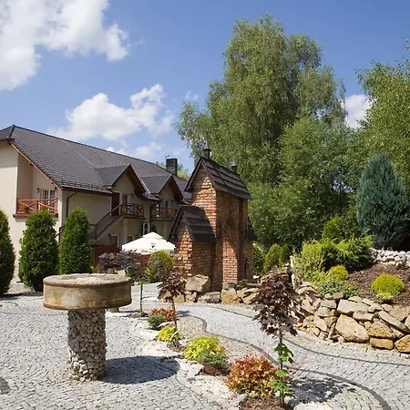 Dworek Nad Stawem 3*