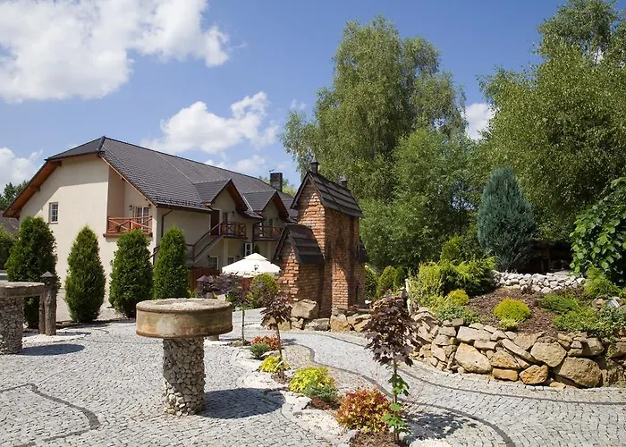 Dworek Nad Stawem 3*