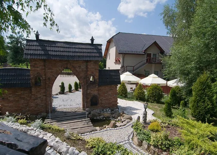 Dworek Nad Stawem Pensión 3*