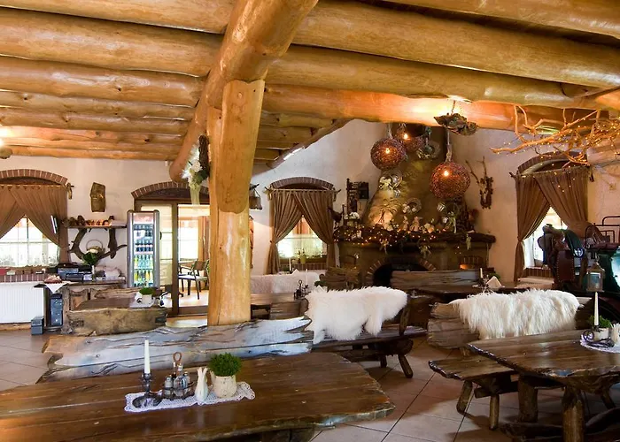 Dworek Nad Stawem Pensión 3*