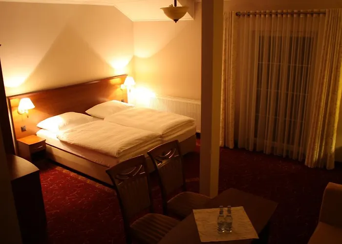 Dworek Nad Stawem 3*