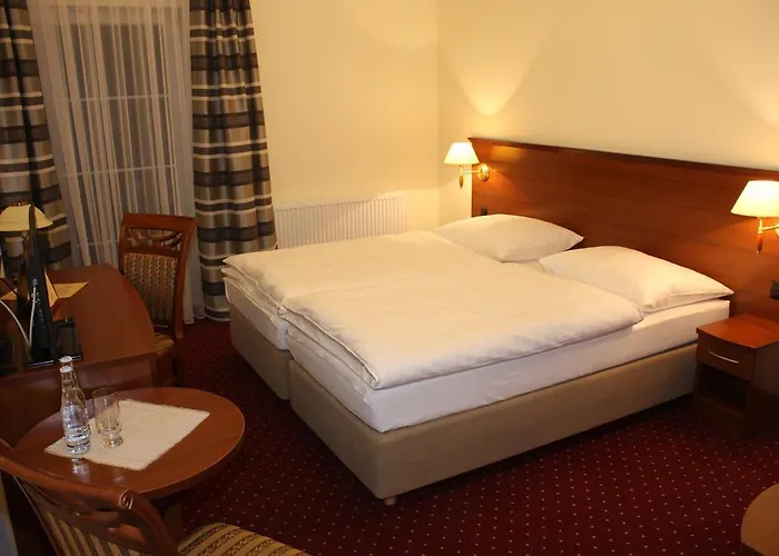 Dworek Nad Stawem Pensión 3*