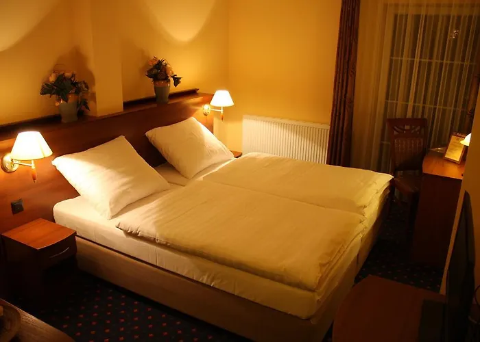 Dworek Nad Stawem 3*