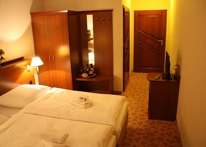 Dworek Nad Stawem Pensión 3*