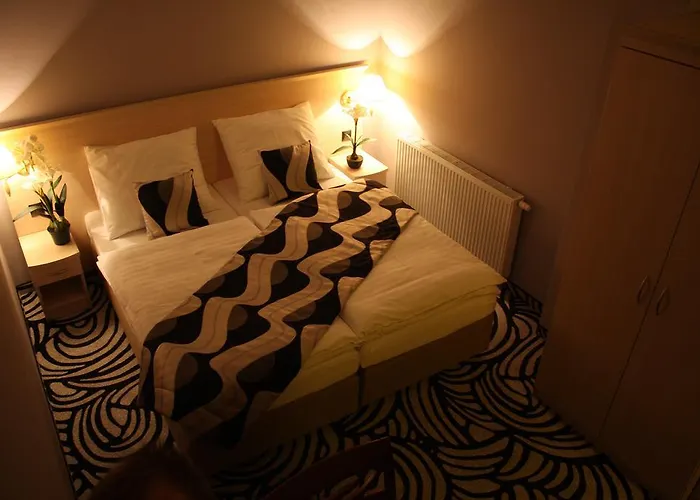 Dworek Nad Stawem Pensión 3*