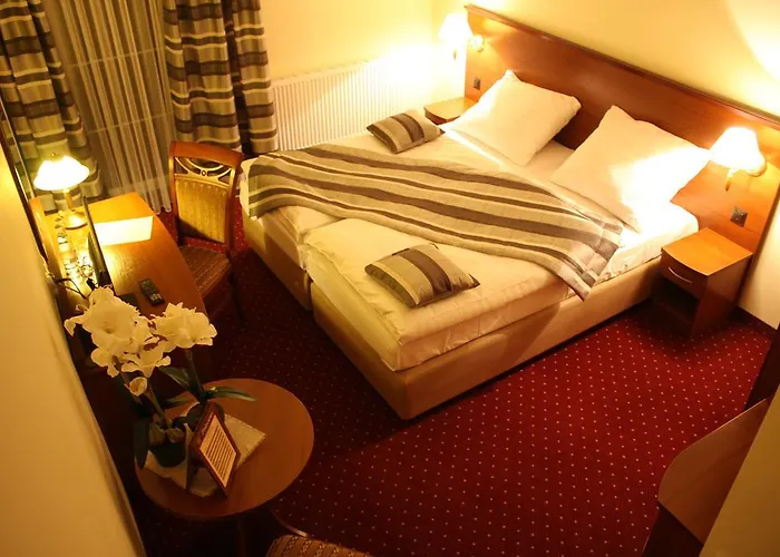 Dworek Nad Stawem 3*